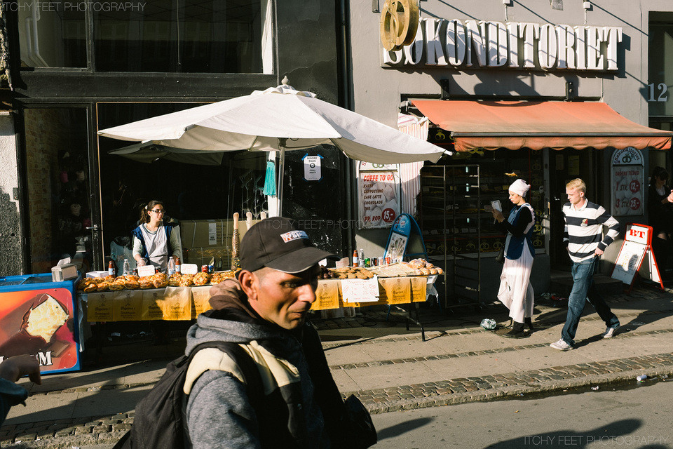 Locals selling their produce from stalls outside. I think anyone in the fast food industry was doing very well on Nørrebro this evening.